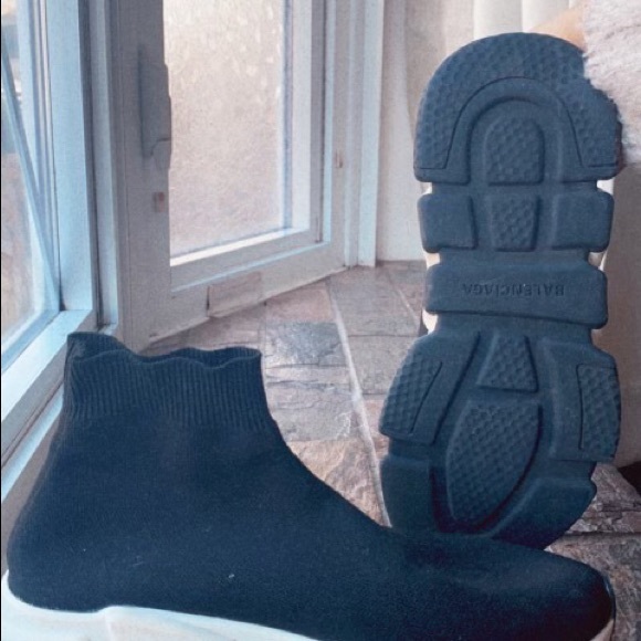 Balenciaga - Picture 4 of 5